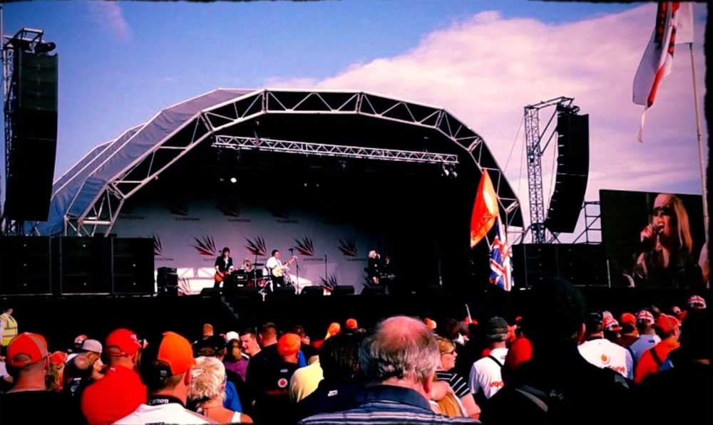 <q>F1 stage</q>